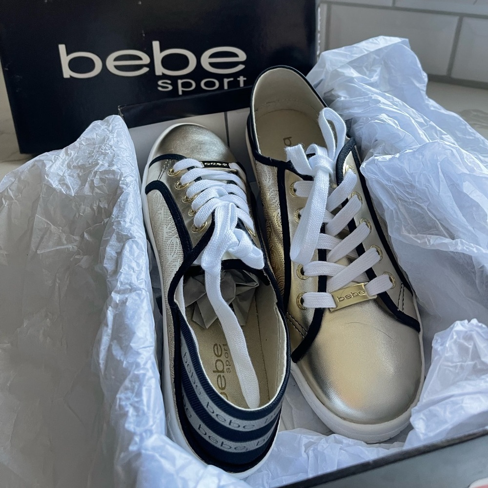 NEW/ORIGINAL BOX/BEBE SPORT Dacia Tennis Shoes Gold Black Size 8.5M. Fits 8/8.5